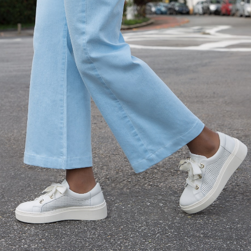 tenis flatform branco arezzo