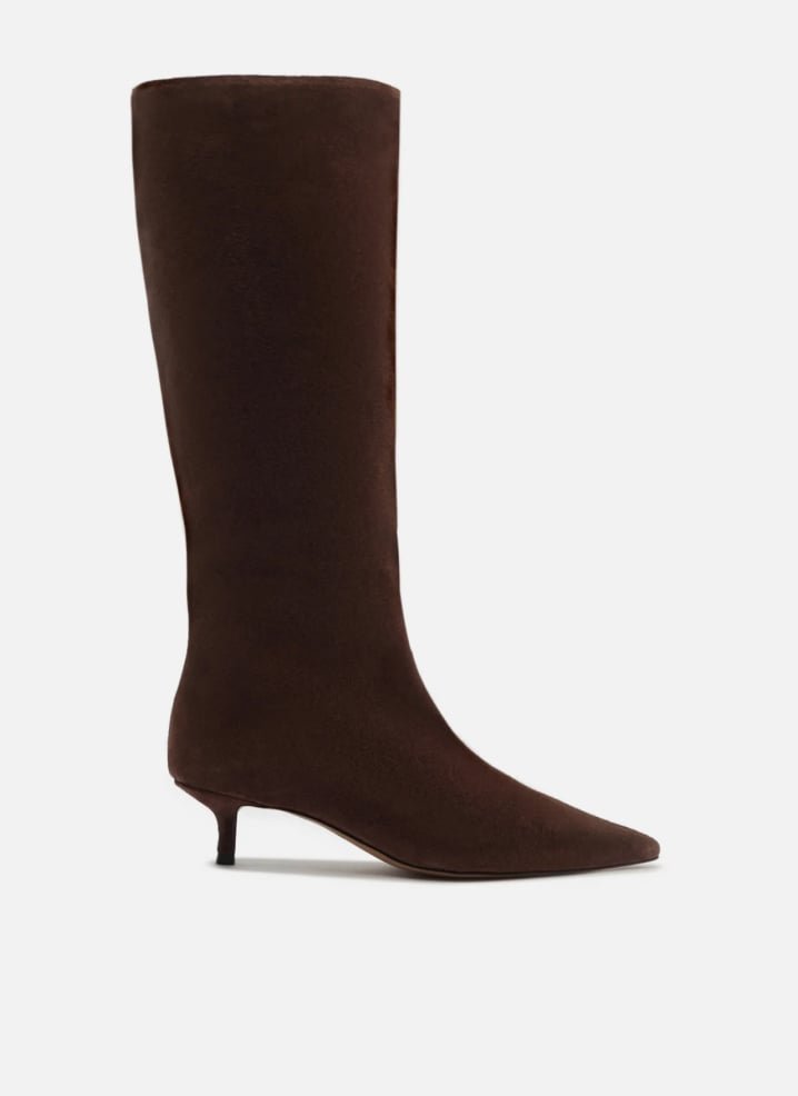 Bota marrom escura camurça salto kitten cano longo