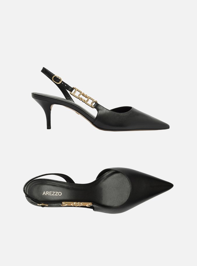 Scarpin Preto Couro Bico Fino Detalhe Metal
