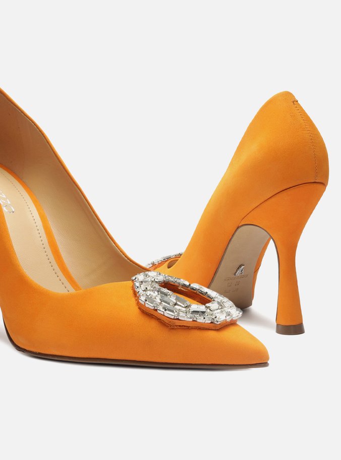 Scarpin Laranja Nobuck Bico Fino Pedraria
