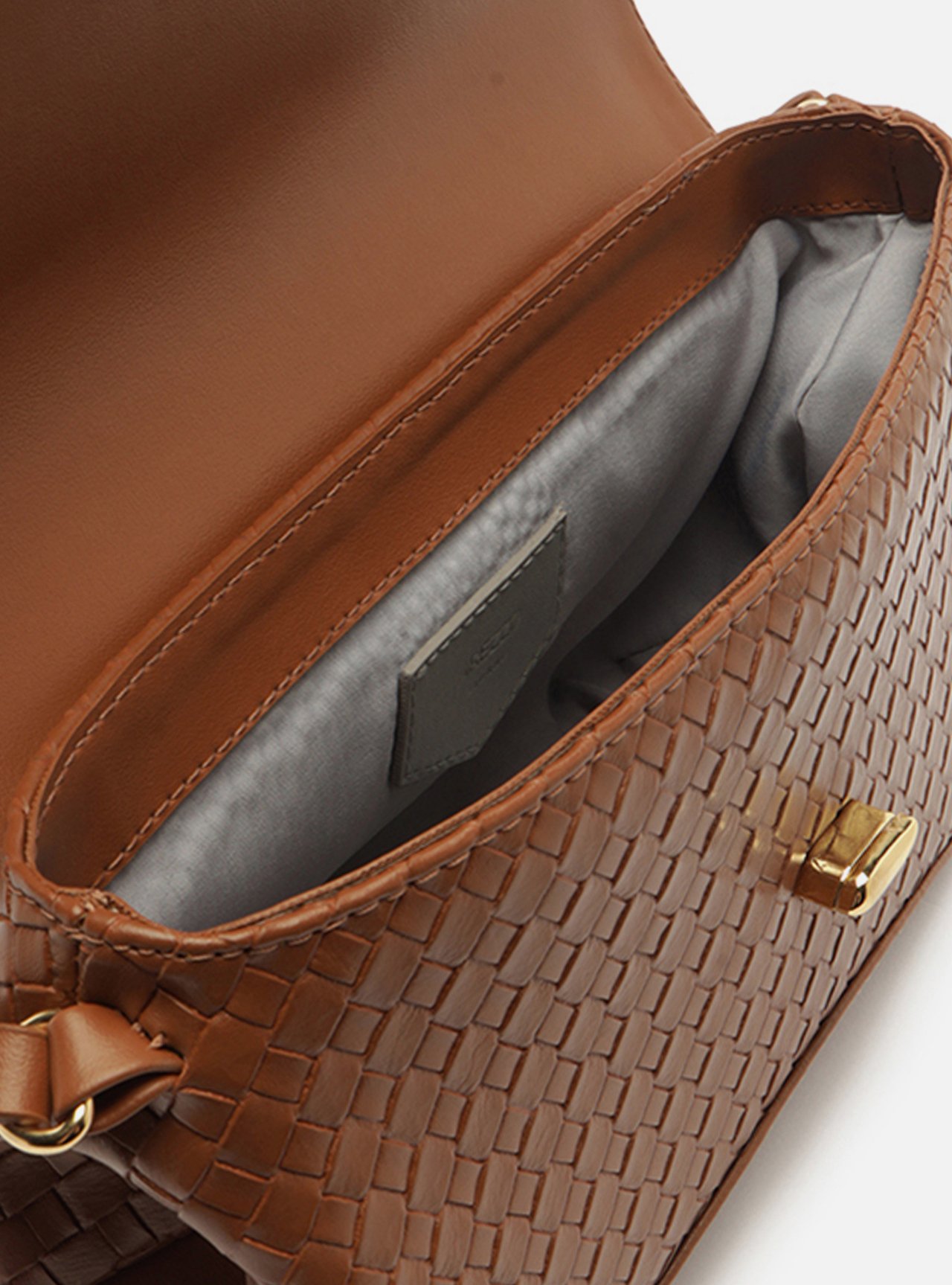 Bolsa Tiracolo Marrom Média Tressê Metal Orgânico — foto 4