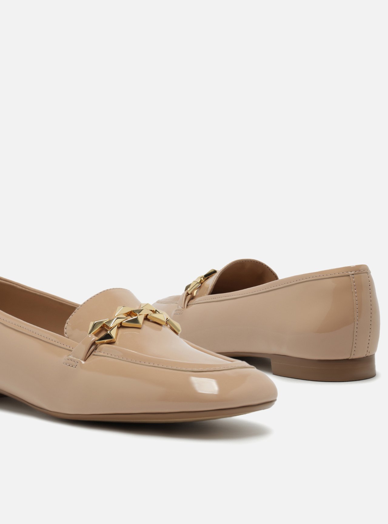 Mocassim Fechado Nude Verniz — foto 4