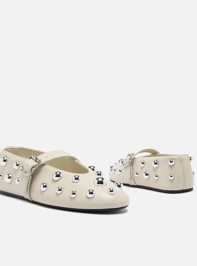 Sapatilha Branca Couro Studs