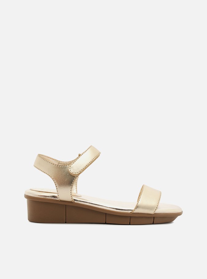Sandália Dourada Couro Flatform Comfort