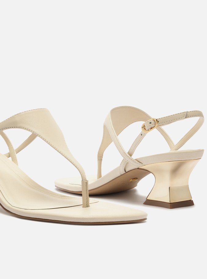 Sandália Off-White Salto Médio