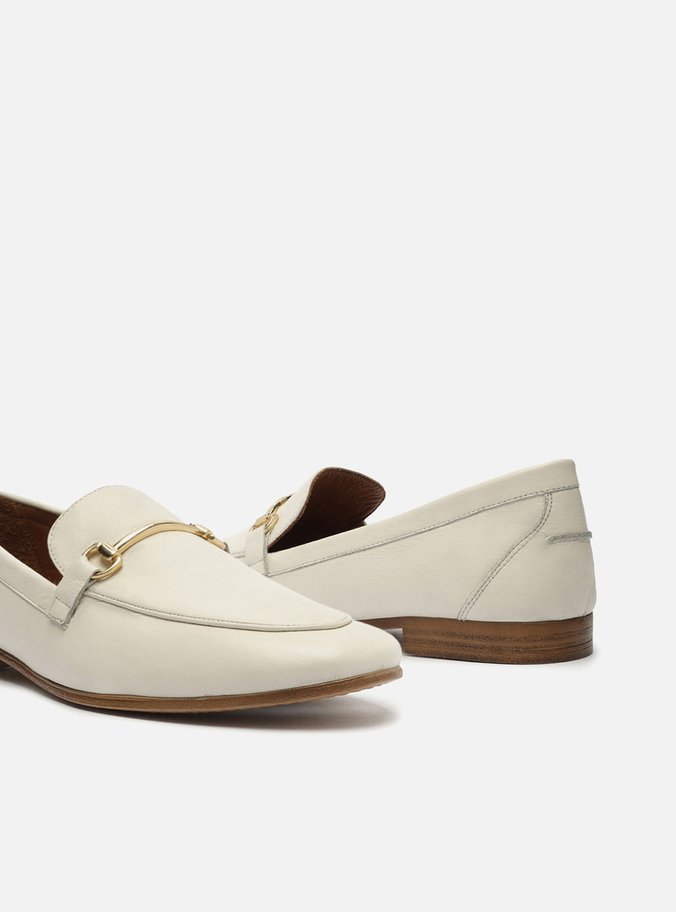 Mocassim Branco Couro Bico Fino Bridão