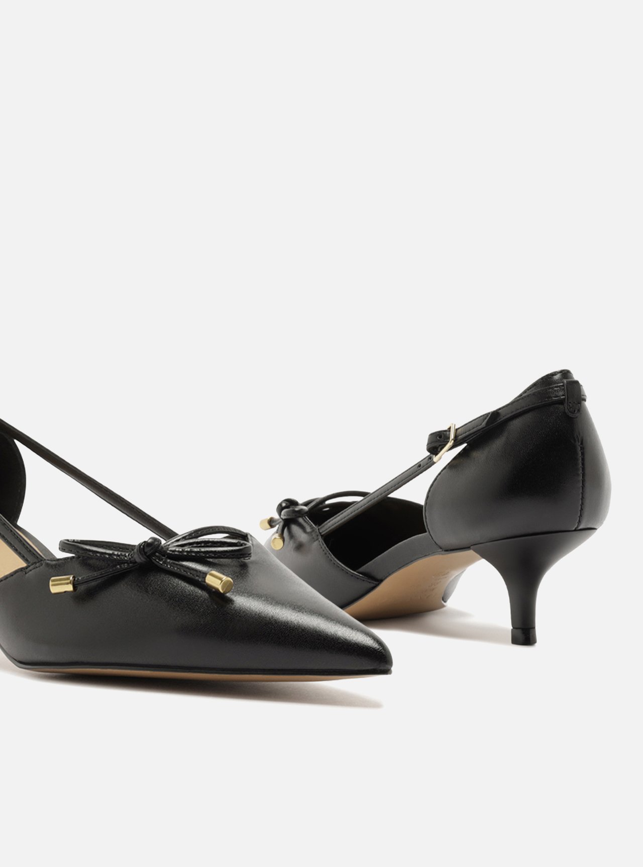 Scarpin Preto Couro Salto Fino Laço — foto 4