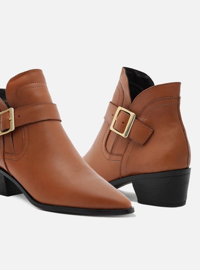 Bota Marrom Couro Cano Curto Bico Fino Fivela