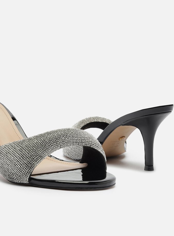 Mule Preta Salto Fino Tira Bold Strass