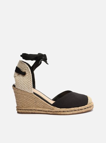 Espadrille preta de sales amarrar