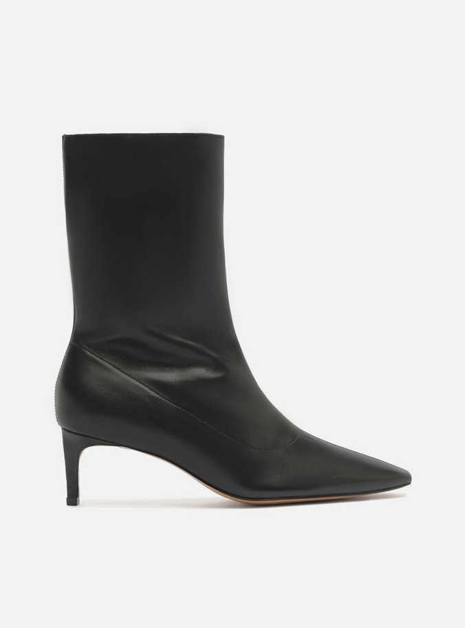 Bota Preta Couro Cano Curto Salto Baixo Fino