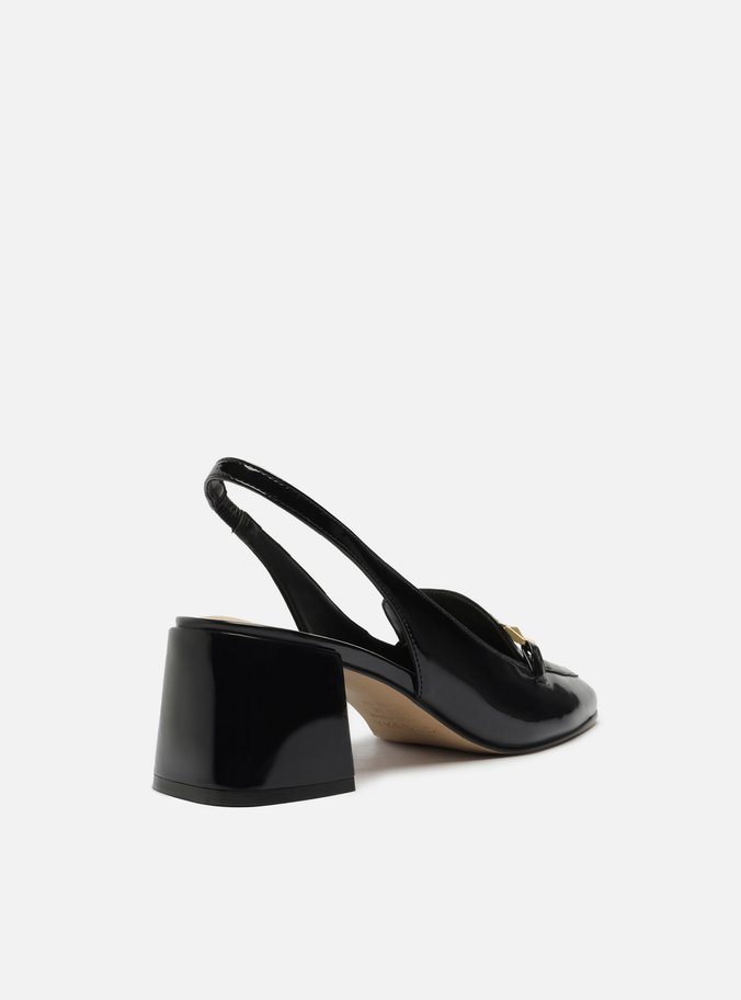 Loafer Preto Verniz Salto Bloco Metal Triângulo