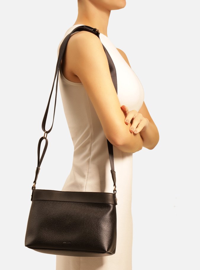 Bolsa Tiracolo Média Preta