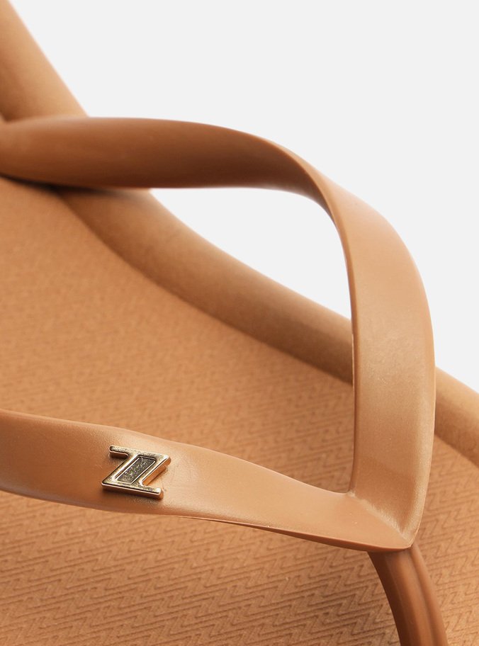 Chinelo de Dedo Nude Tiras Bold Brizza