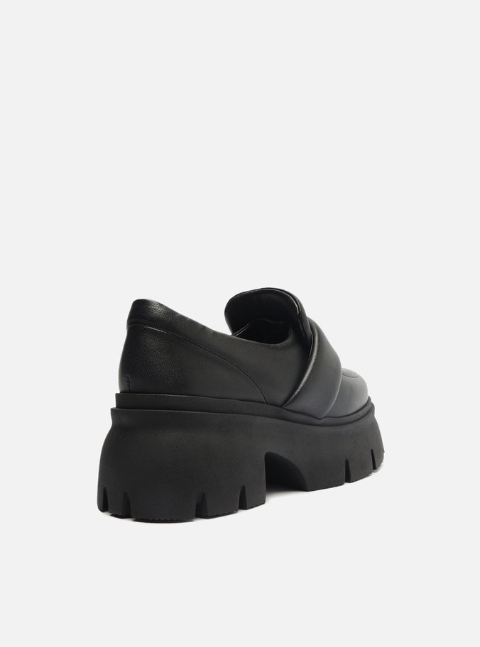 Mocassim Preto Couro Bico Redondo Puffer