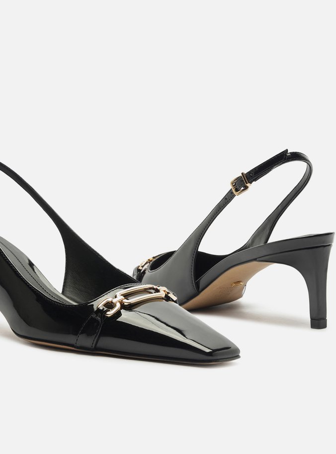 Scarpin Preto Verniz Salto Baixo Slingback Metal