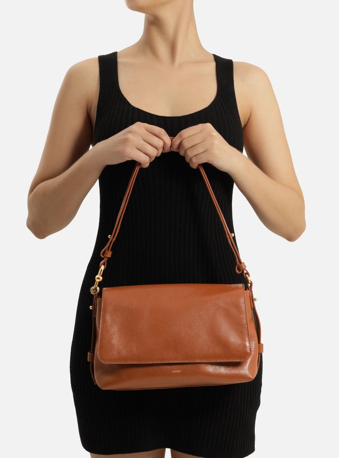 Bolsa Tiracolo Marrom Couro Média Metal Alça