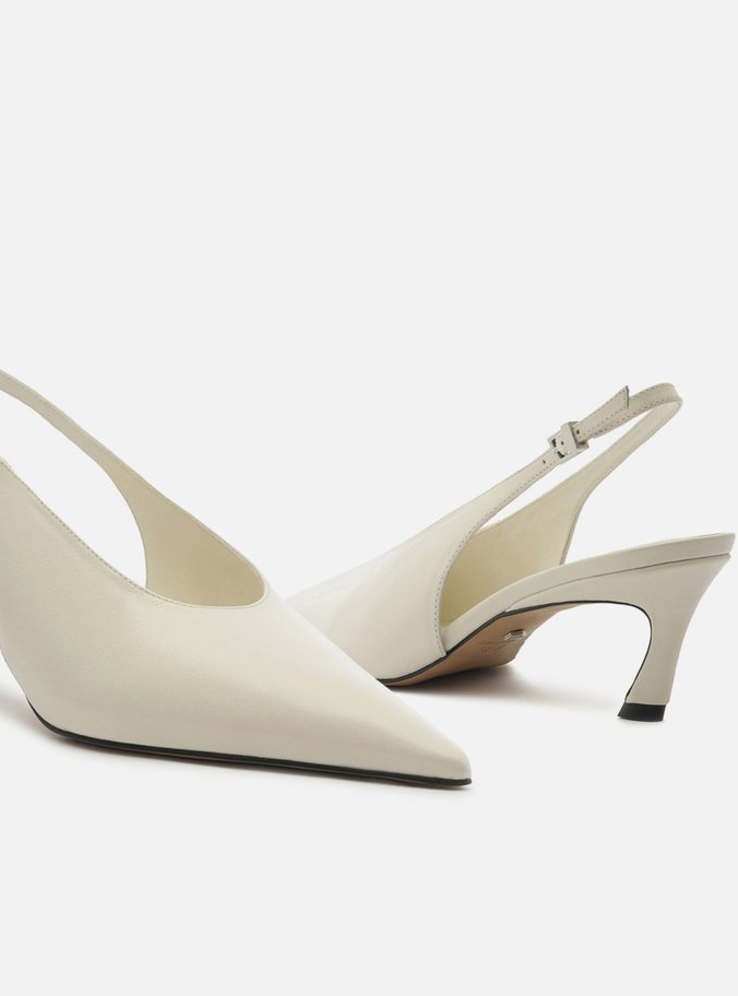 Scarpin Branco Couro Salto Kitten Bico Fino