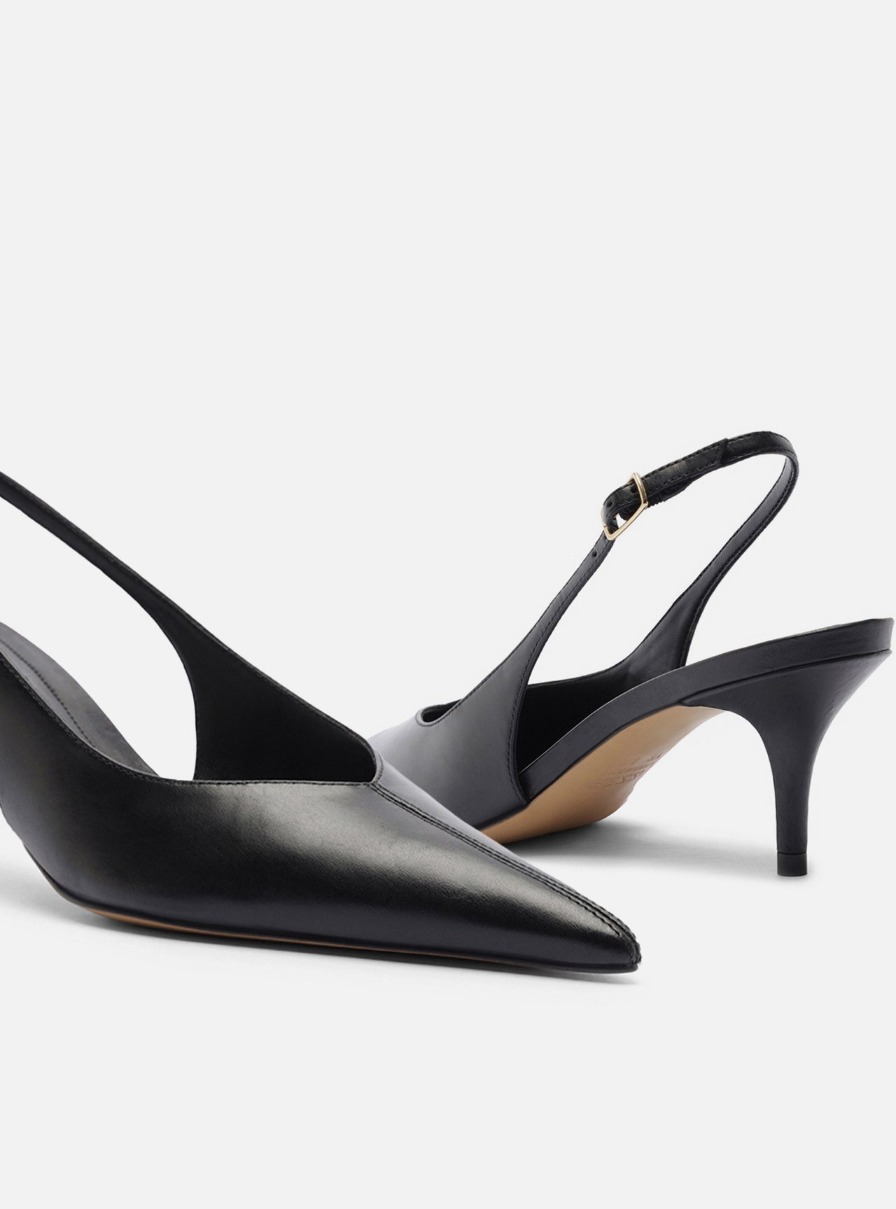 Scarpin Preto Couro Salto Kitten Slingback — foto 4