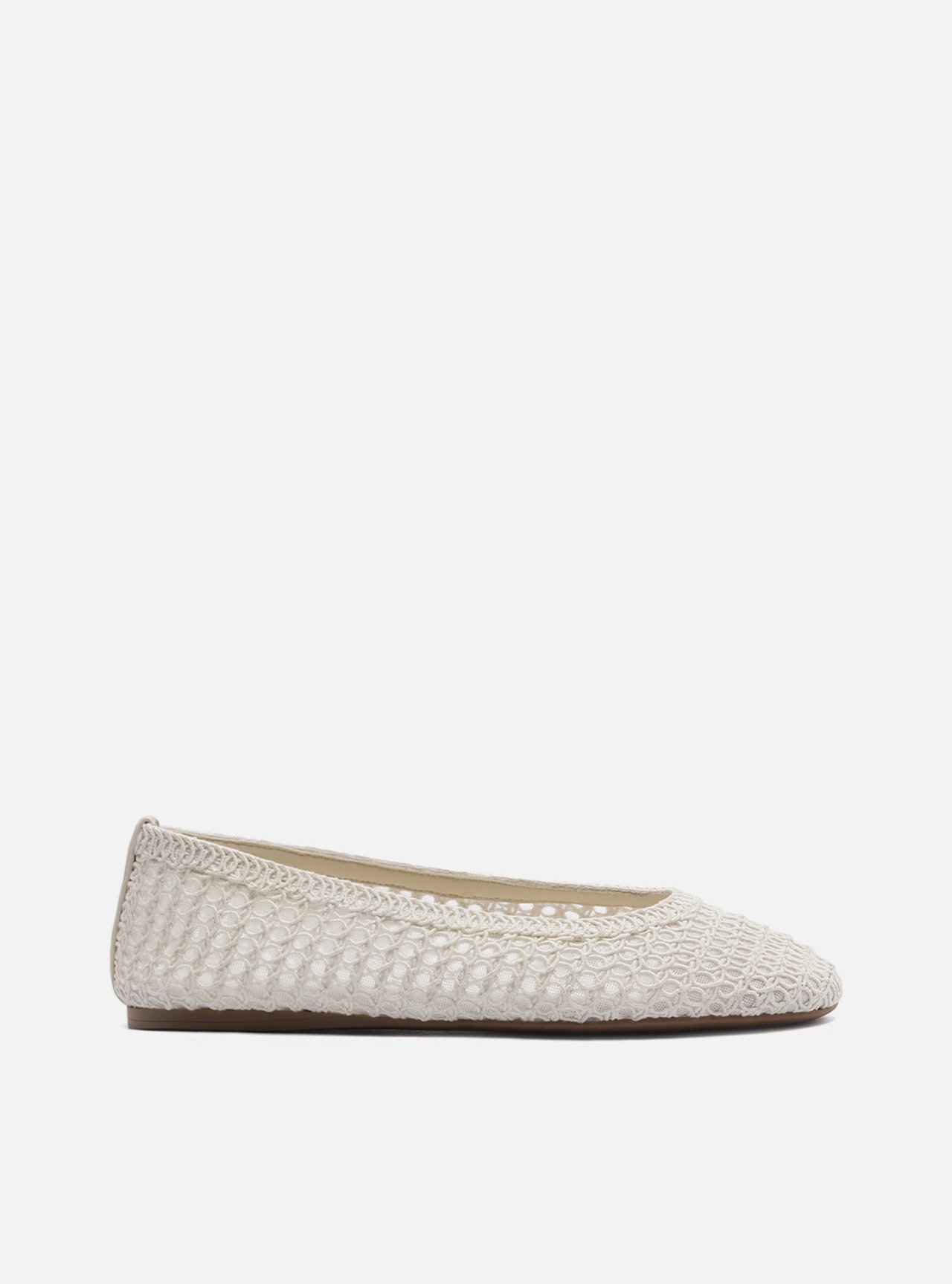 Sapatilha Off-White Bordada Bico Redondo — foto 1