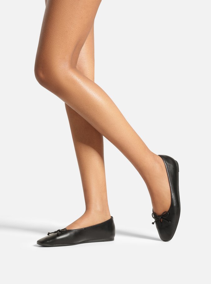 Sapatilha Preta Couro Laço Frontal