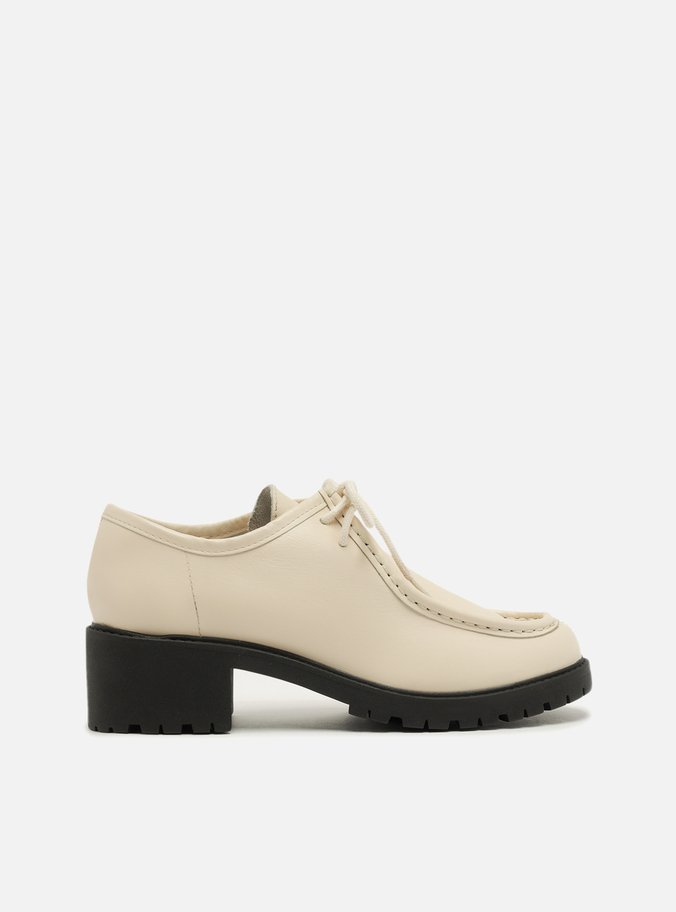 Mocassim Fechado Branco Couro Salto Tratorado
