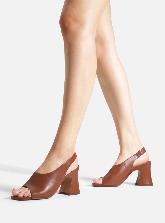 Sandal Boot Marrom Couro Salto Bloco Tira