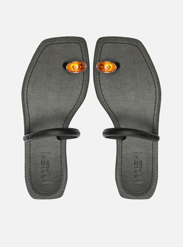 Rasteira Preta Flat Square Metal Brizza