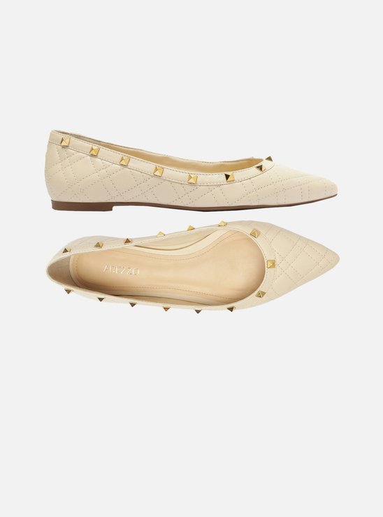 Sapatilha Off-White Matelassê Bico Fino Spikes
