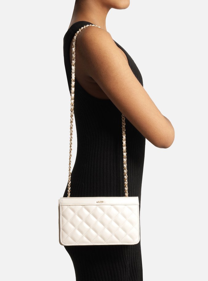 Bolsa Tiracolo Off White Matelassê Pequena Detalhe