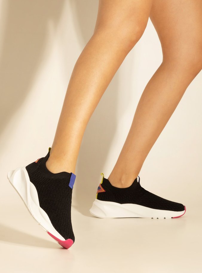 Tênis Slip On Preto Knit Tag