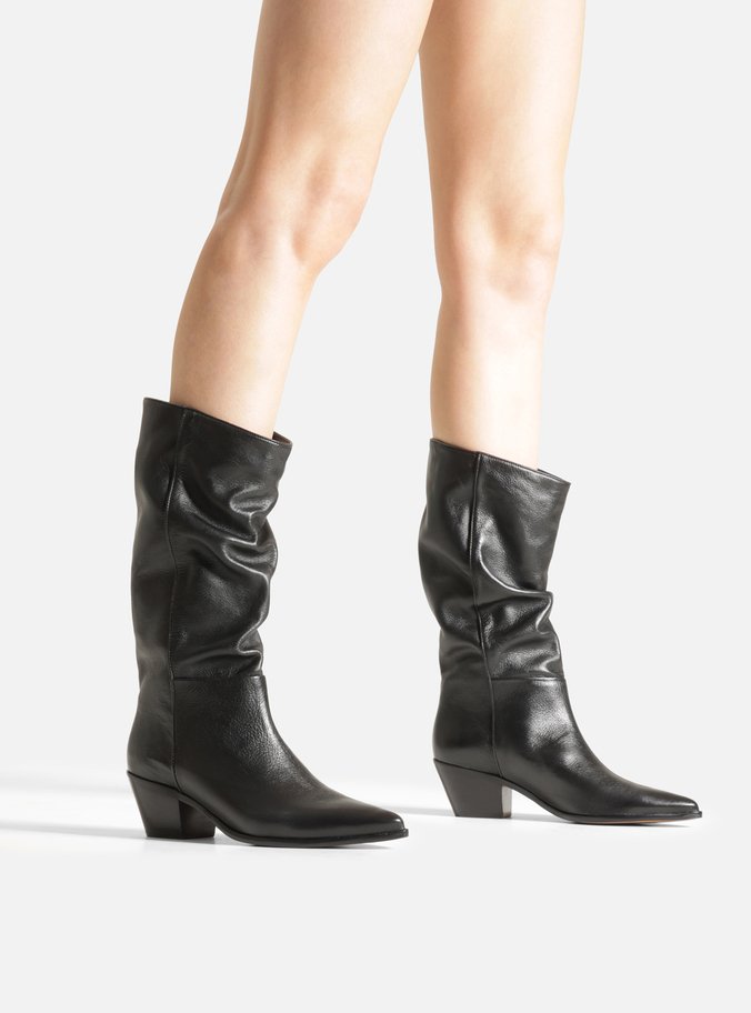 Bota Preta Couro Cano Médio Salto Médio Slouch