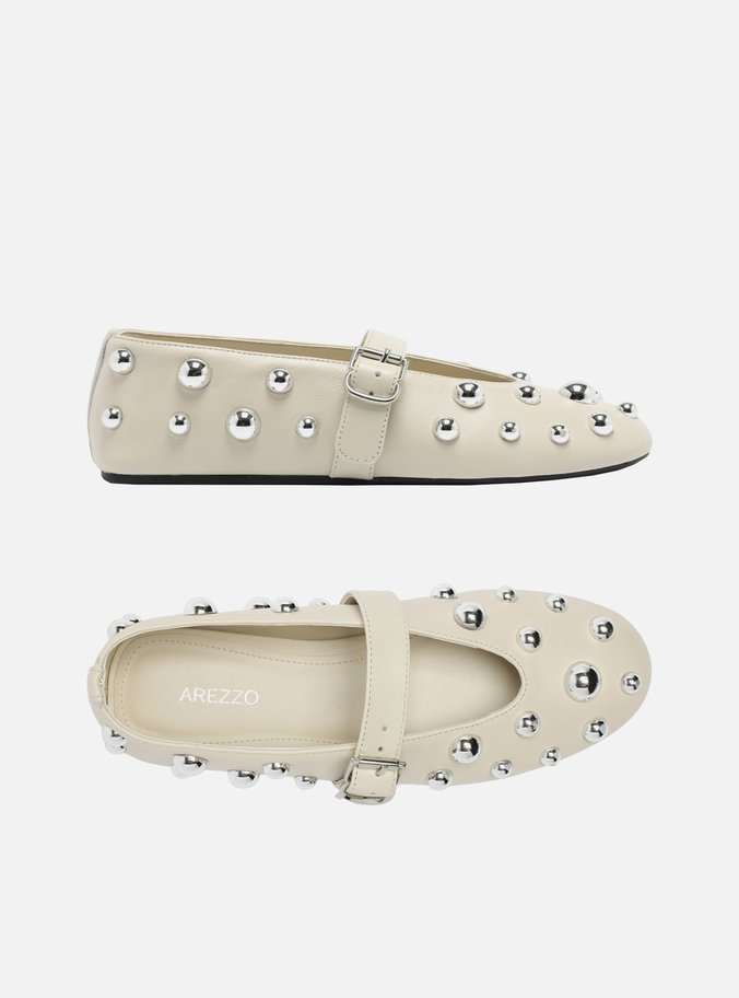 Sapatilha Branca Couro Studs