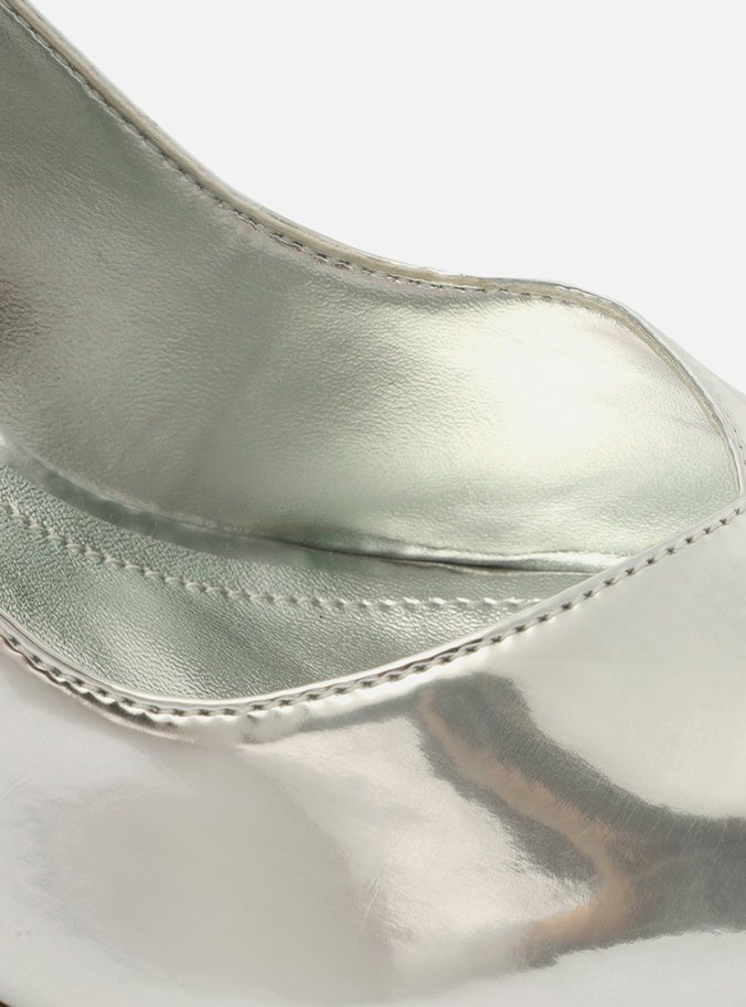 Scarpin Prata Metalizado Bico Fino Sia
