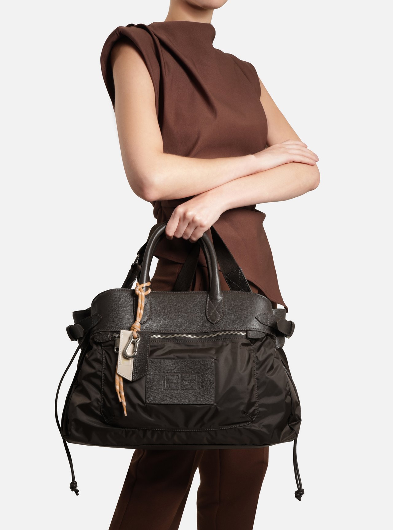 Bolsa Shopping Marrom Couro Grande Franzida — foto 9