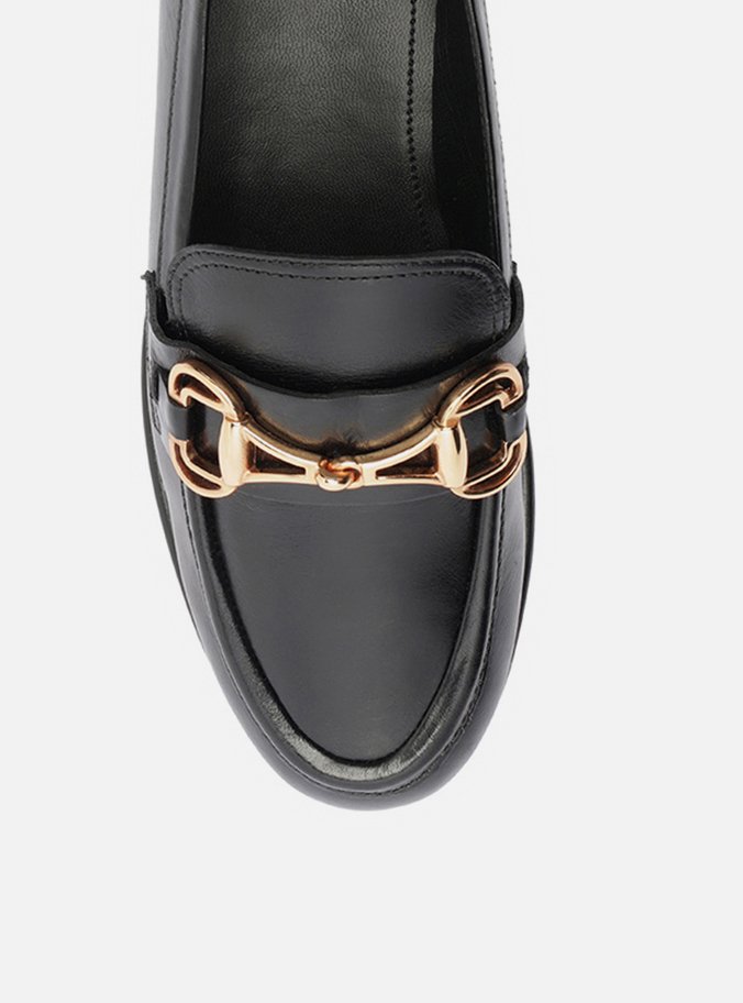 Mocassim Preto Couro Bridão Metálico Retrô