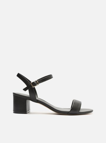 Sandália Preta em Couro