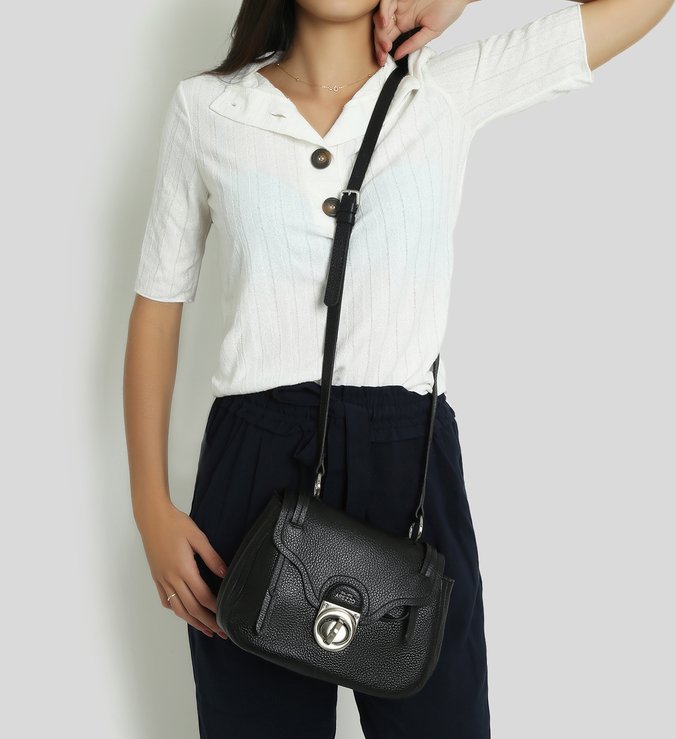 Bolsa Tiracolo Couro Bettina Pequena Preta