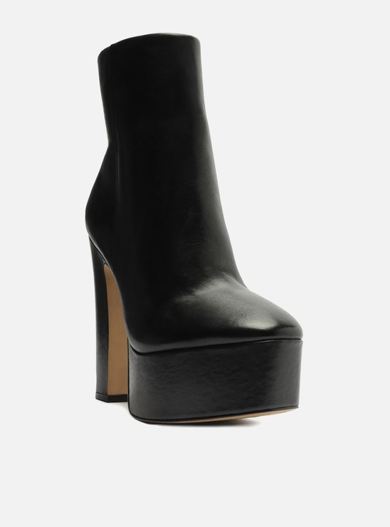 Bota Preta Couro Cano Curto Meia Pata Madison