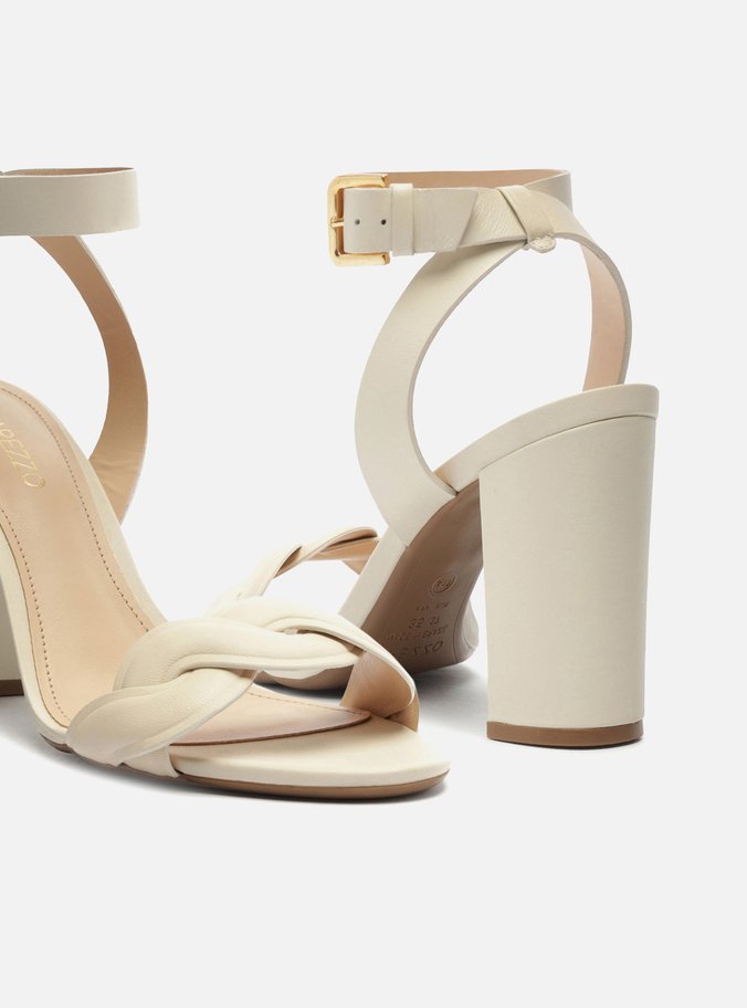 Sandália Off-White Couro Salto Bloco Trama Fivela