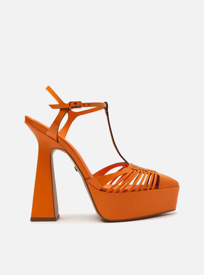 Scarpin Laranja Verniz Meia Pata Bico Fino Paloma
