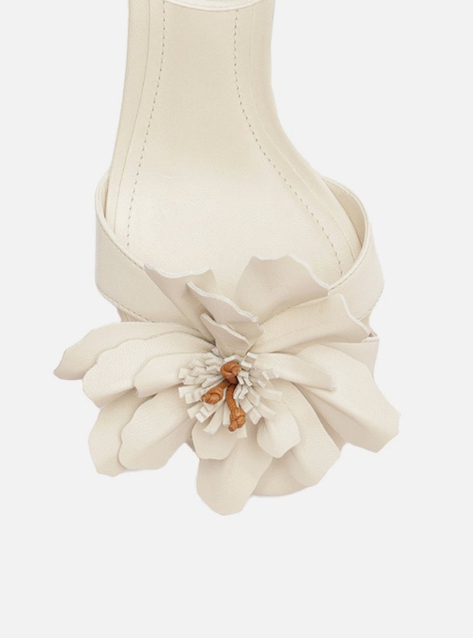 Sandália Off-White Couro Salto Bloco Flor