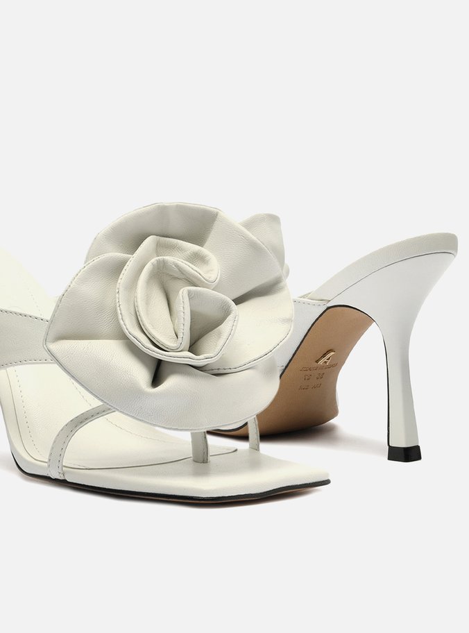 Sandália Branca Couro Salto Fino Flor