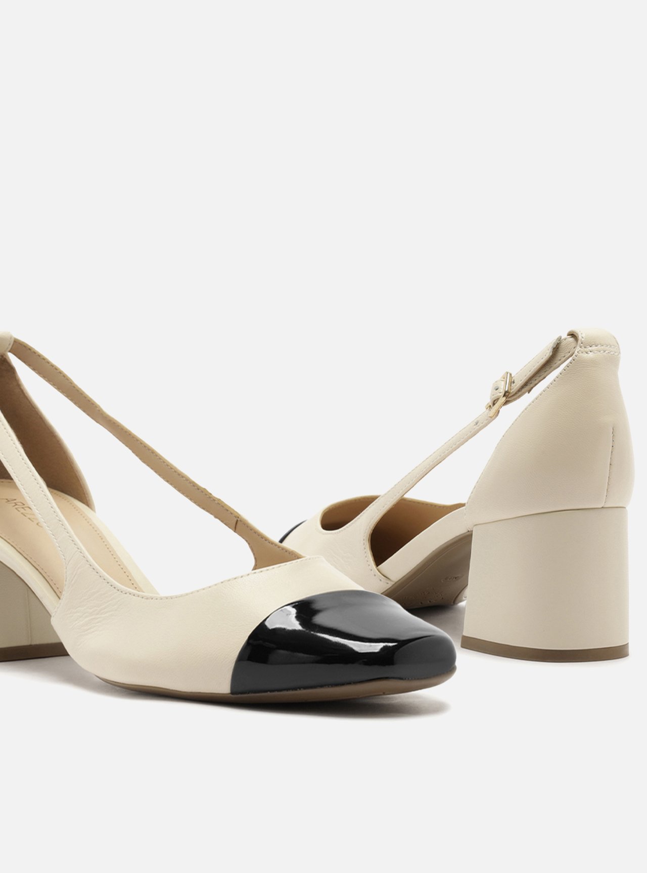 Scarpin Off-White Couro Cap Toe Aberto — foto 4