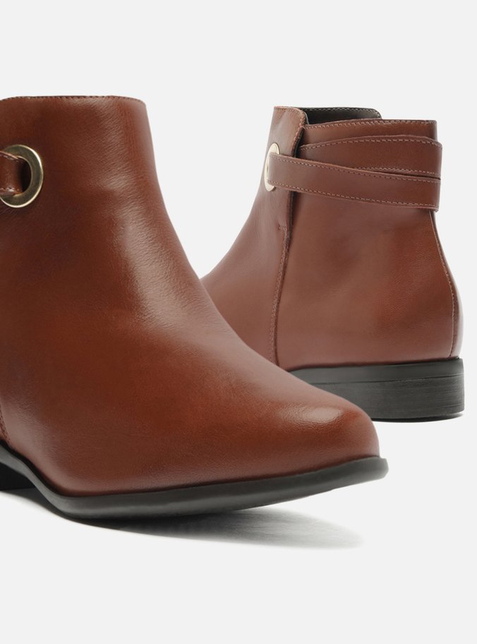 Bota Marrom Couro Cano Curto Salto Baixo Ilhós