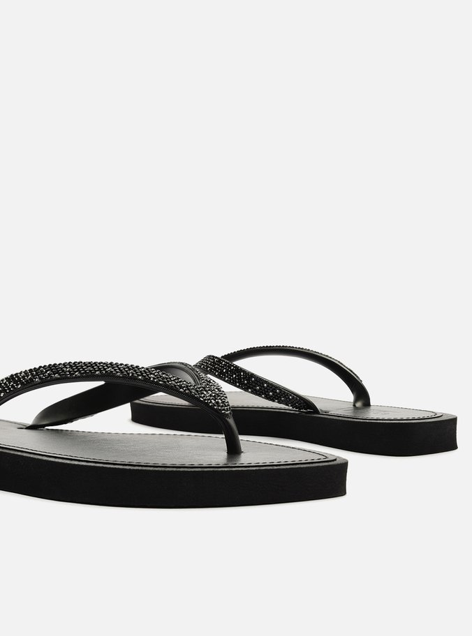Chinelo Preto Brilho Bico Redondo