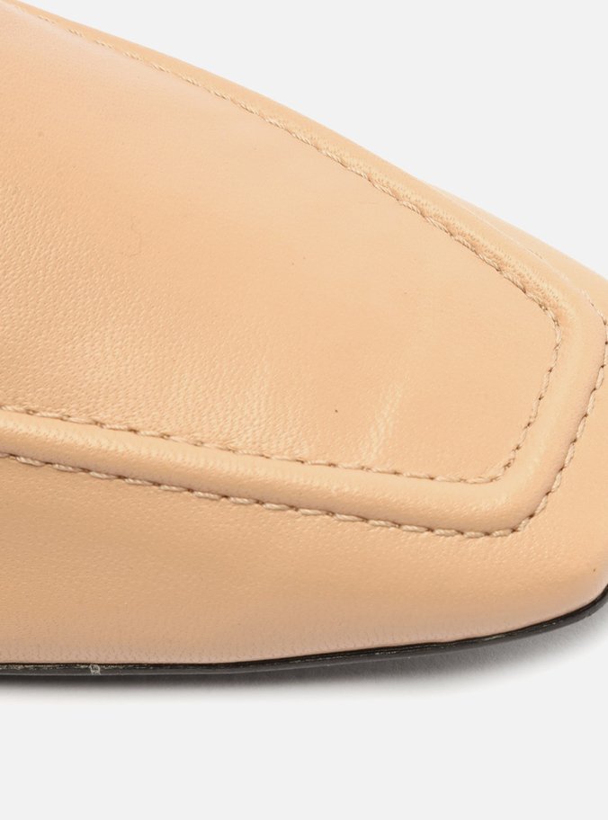 Mocassim Bege Couro Bico Quadrado Costuras