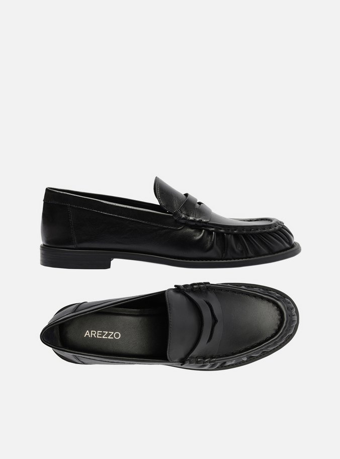 Mocassim Preto Couro Franzido Tira