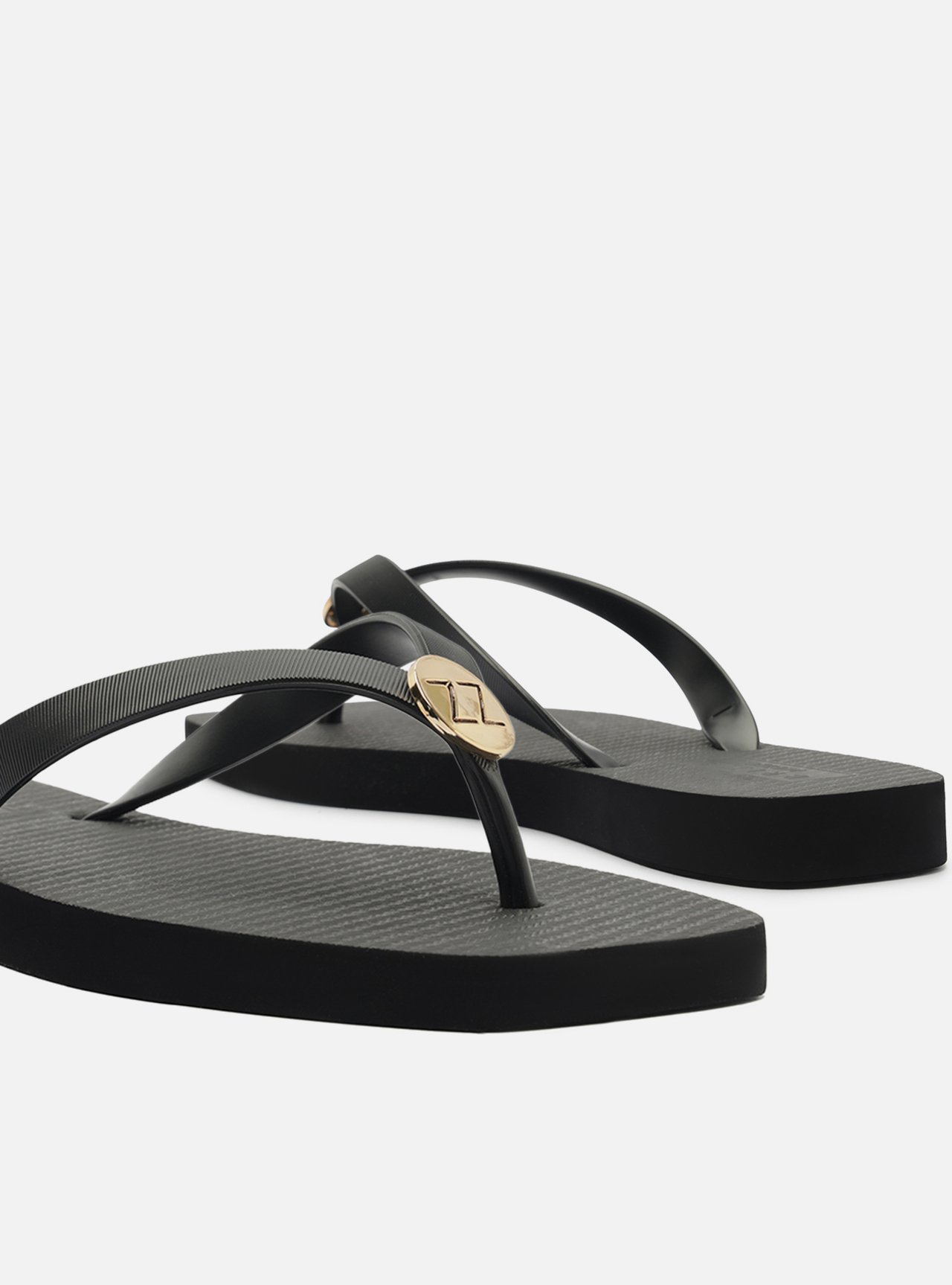 Chinelo Preto Essential Metal ZZ Bico Quadrado — foto 4