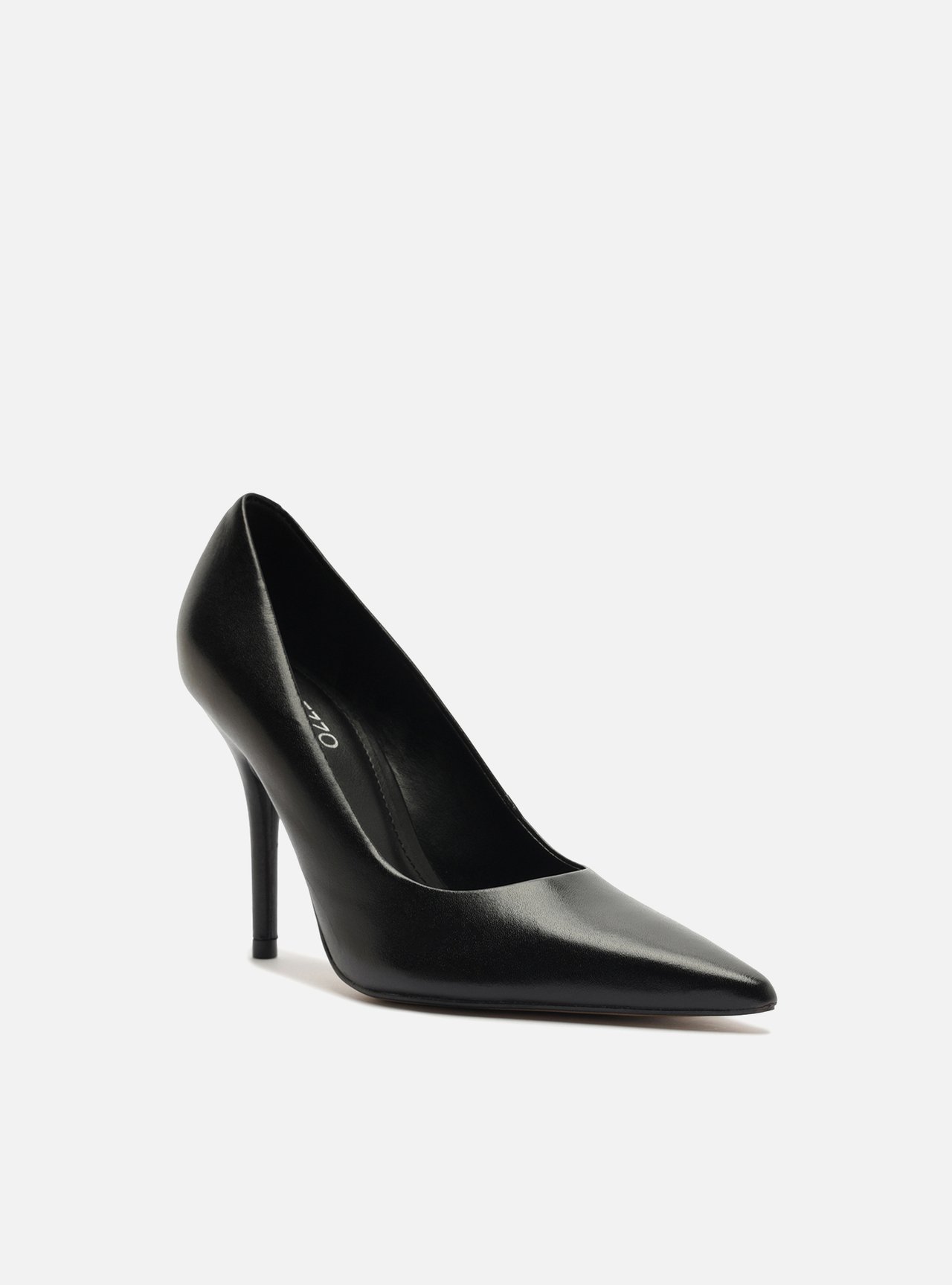 Scarpin Preto Couro Salto Alto Bico Fino Gigi — foto 2